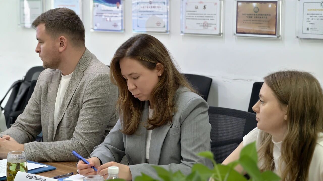 俄罗斯生态工业政策中心研究院使团 俄罗斯生态工业政策中心研究院使团